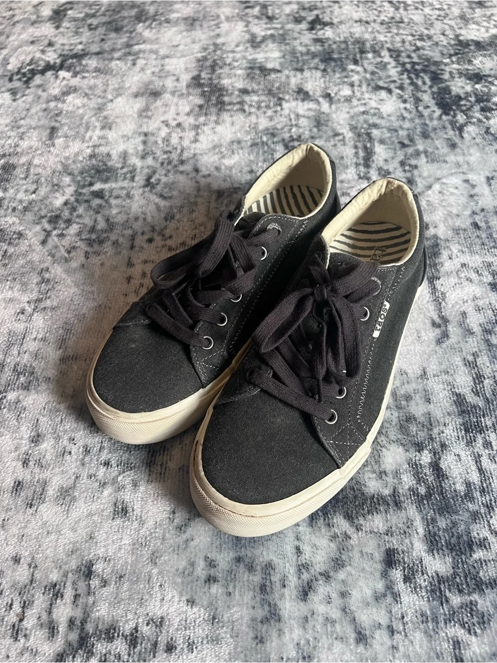 Taos Plim Soul Canvas Sneakers Women 8.5 Dark Grey Charcoal Arch Support